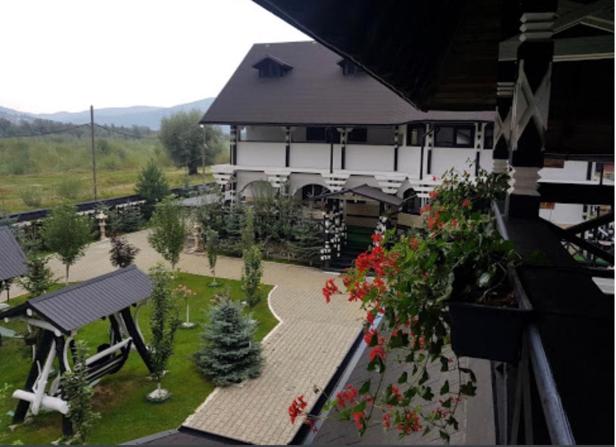 Complex Lions Bucovina Ξενοδοχείο Voronet Εξωτερικό φωτογραφία